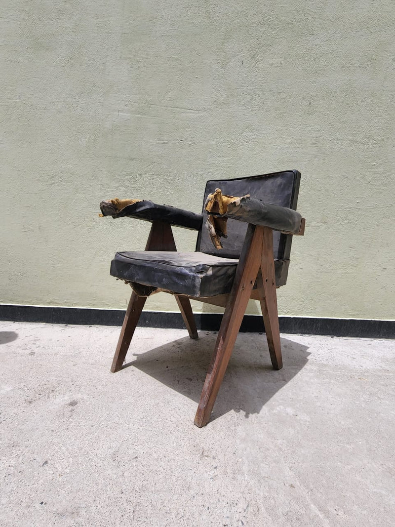 Committee chair with half cover arms