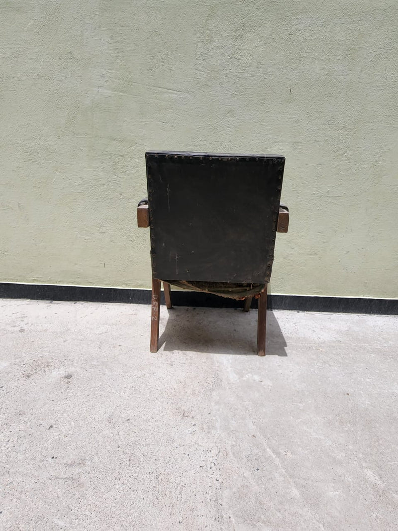Committee chair with half cover arms