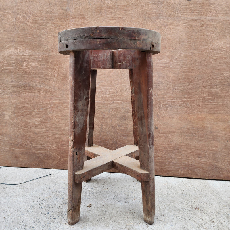 Round stool with cane top