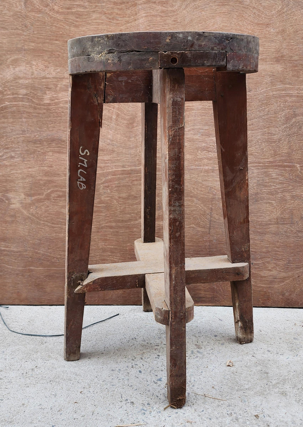 Round stool with cane top